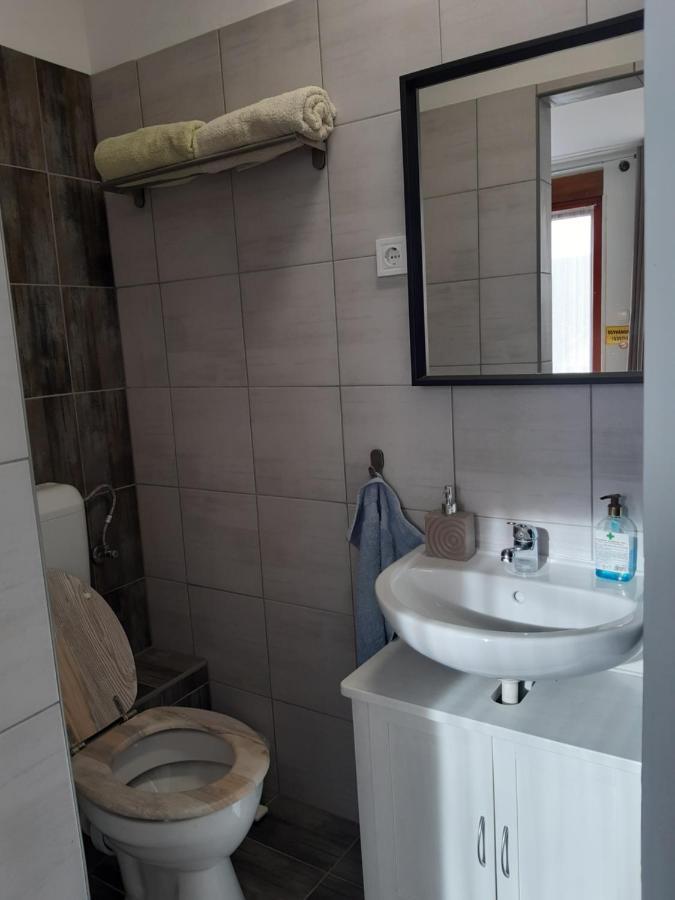 גיולה Nora Apartman מראה חיצוני תמונה